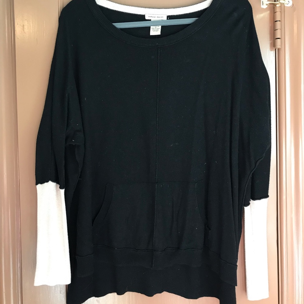 Long sleeve black and cream sweater